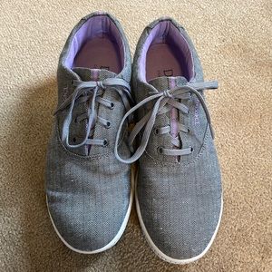 DEXTER KERRIE BOWLING SHOE. WOMENS. SIZE 9. Almost new.  Gray with purple.